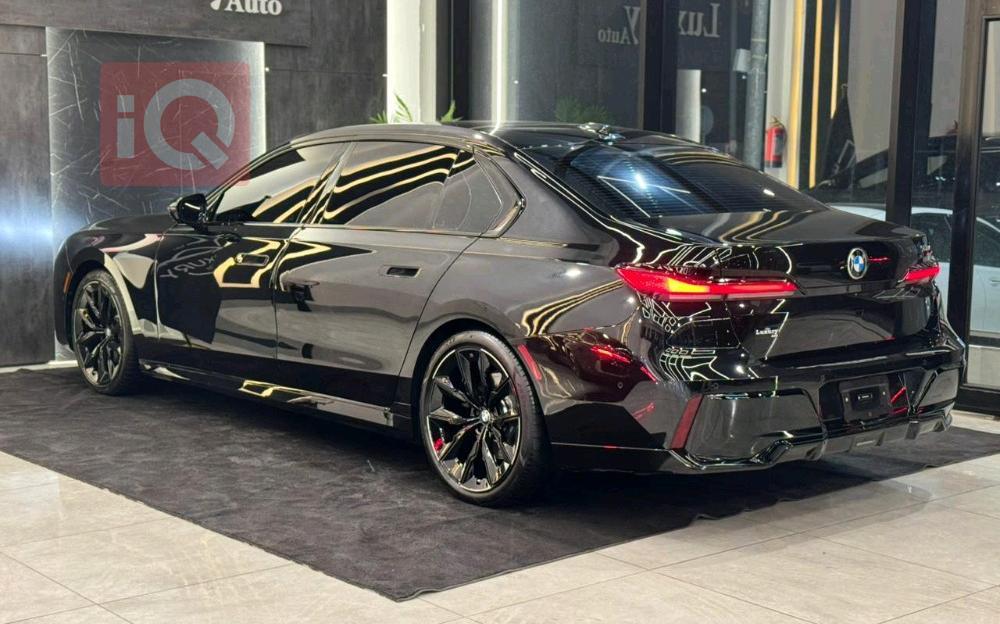 بی ئێم دەبڵیو سیریەس 7